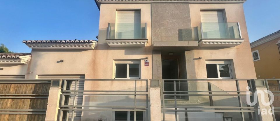 Vivienda unifamiliar  9 habitaciones de 614 m² en La Cala del Moral (29720)