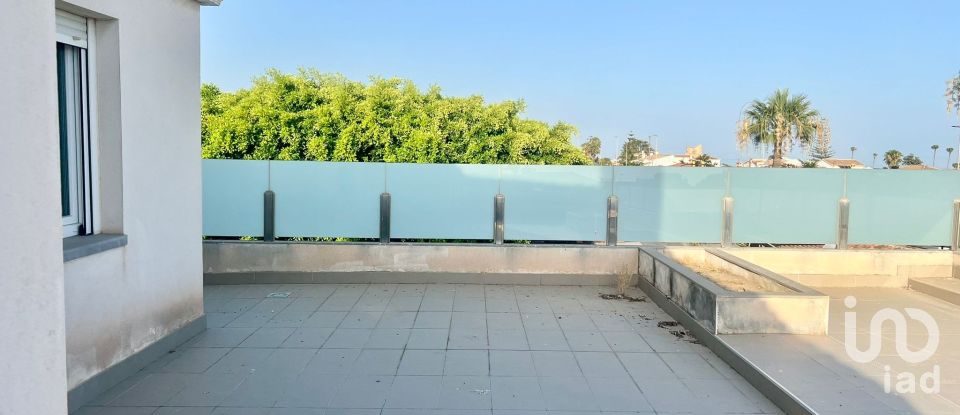 Vivienda unifamiliar  9 habitaciones de 614 m² en La Cala del Moral (29720)