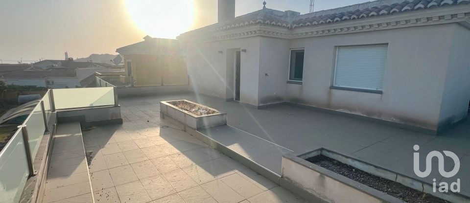 Vivienda unifamiliar  9 habitaciones de 614 m² en La Cala del Moral (29720)