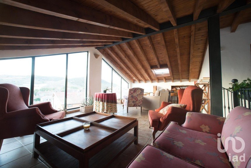 Lodge 8 bedrooms of 382 m² in Arcos de Jalón (42257)