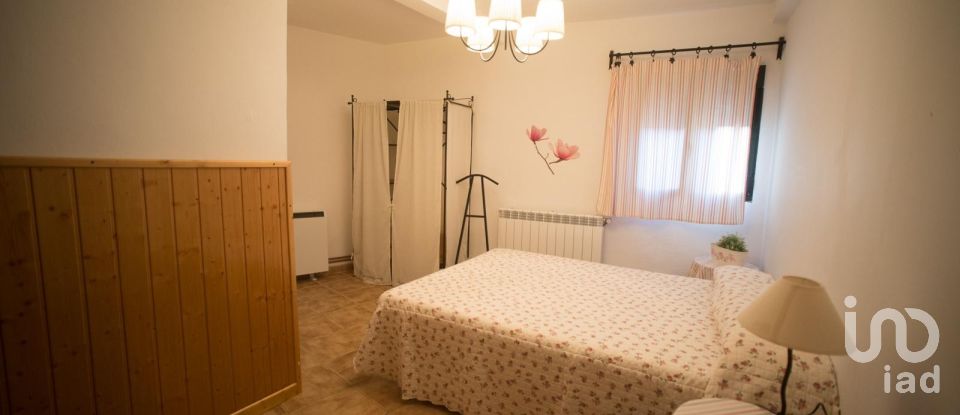 Lodge 8 bedrooms of 382 m² in Arcos de Jalón (42257)