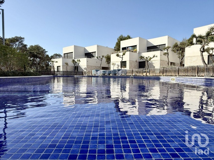 Maison 4 chambres de 135 m² à Tamariu (17212)