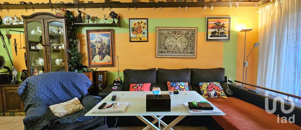 Piso 3 habitaciones de 181 m² en Almerimar (04711)