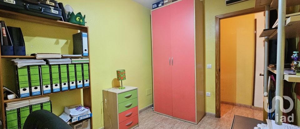 Piso 3 habitaciones de 181 m² en Almerimar (04711)