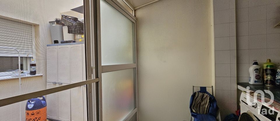 Piso 3 habitaciones de 181 m² en Almerimar (04711)