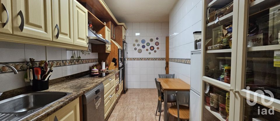 Piso 3 habitaciones de 181 m² en Almerimar (04711)