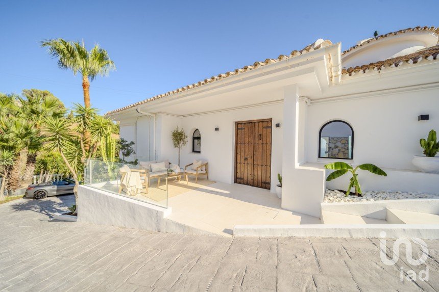 House 5 bedrooms of 319 m² in Pueblo Benalmadena (29639)