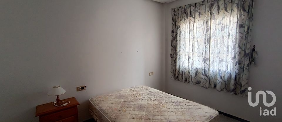 Habitatge unifamiliar  5 habitacions de 110 m² a Santa Pola (03130)