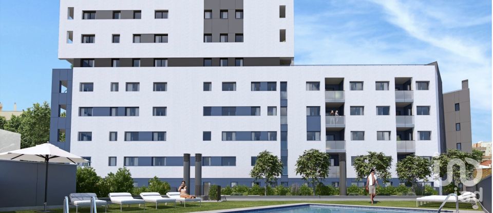 Penthouse 3 bedrooms of 83 m² in Badalona (08912)