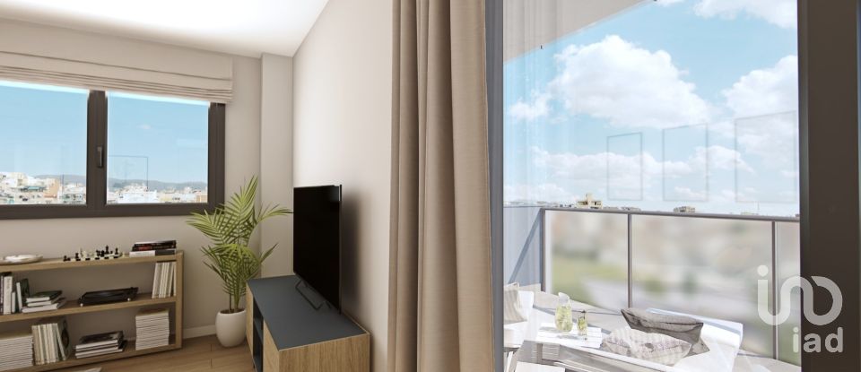 Penthouse 3 bedrooms of 83 m² in Badalona (08912)