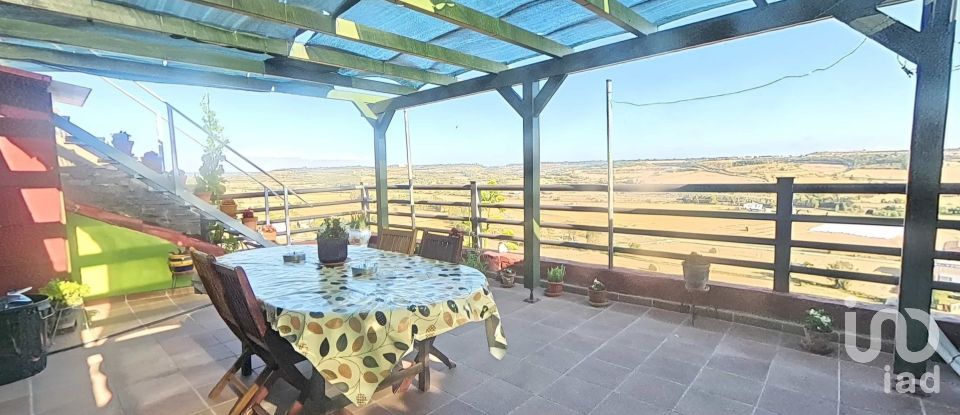 Maison 4 chambres de 224 m² à Les Oluges (25214)