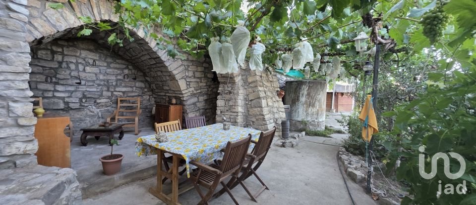 Maison 4 chambres de 224 m² à Les Oluges (25214)