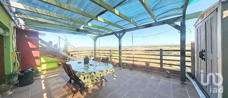 Maison 4 chambres de 224 m² à Les Oluges (25214)