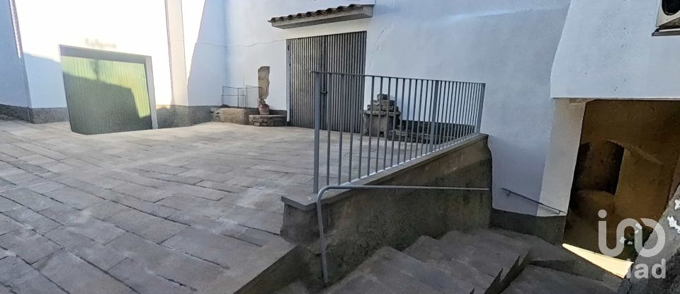 Maison 4 chambres de 224 m² à Les Oluges (25214)