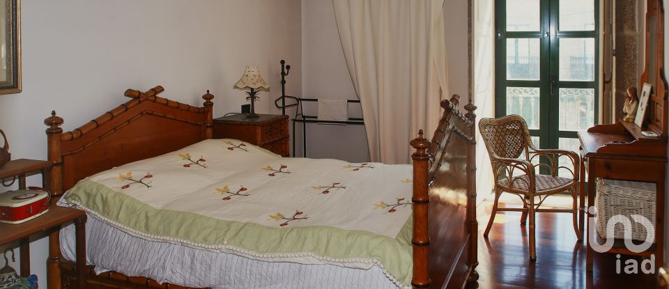 Village house 5 bedrooms of 238 m² in Vilarello (27360)