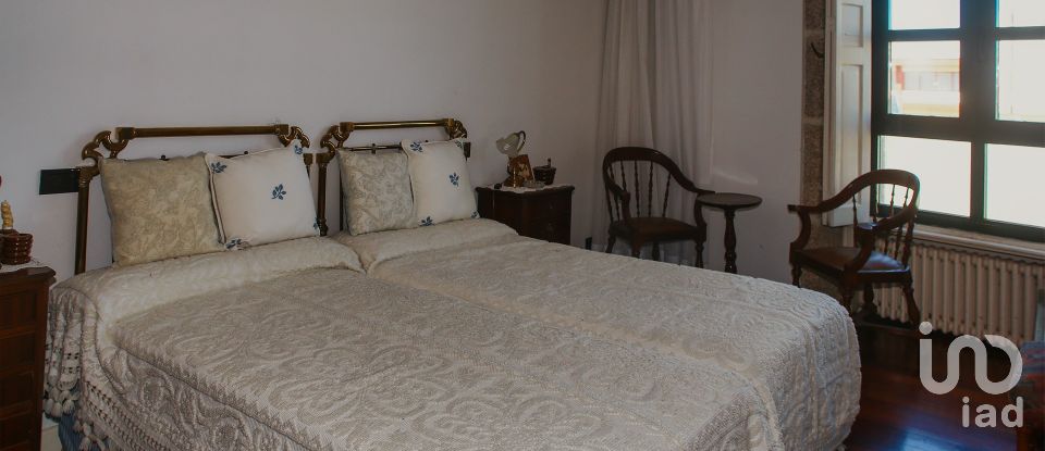 Village house 5 bedrooms of 238 m² in Vilarello (27360)