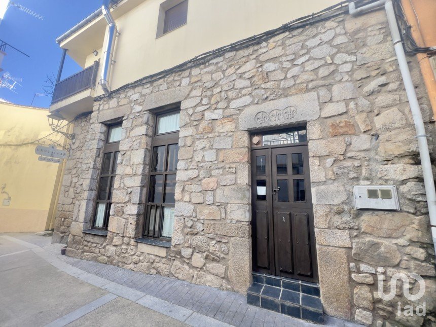 Townhouse 3 bedrooms of 220 m² in Villamiel (10893)