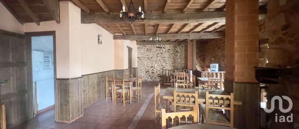 Townhouse 3 bedrooms of 220 m² in Villamiel (10893)