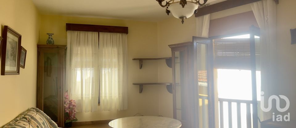 Townhouse 3 bedrooms of 220 m² in Villamiel (10893)