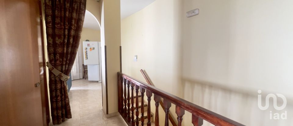 Townhouse 3 bedrooms of 220 m² in Villamiel (10893)