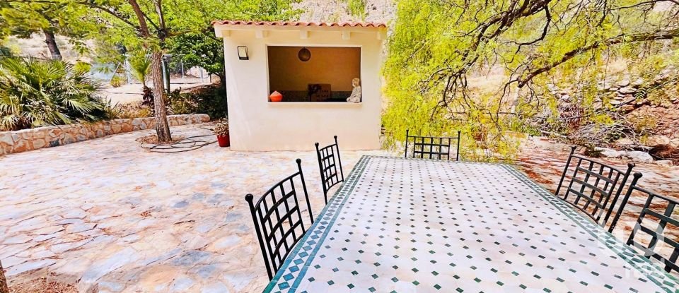 Maison 3 chambres de 191 m² à El/Hondon de Las Nieves Fondo de Les Neus (03688)