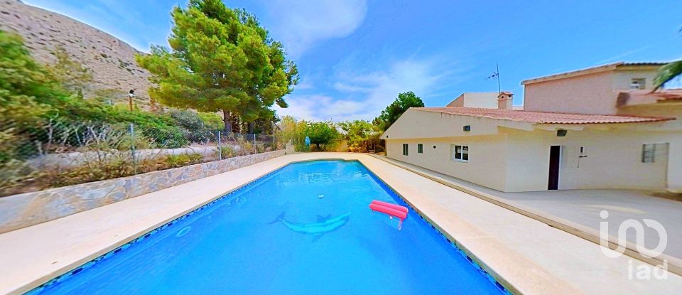 Maison 3 chambres de 191 m² à El/Hondon de Las Nieves Fondo de Les Neus (03688)