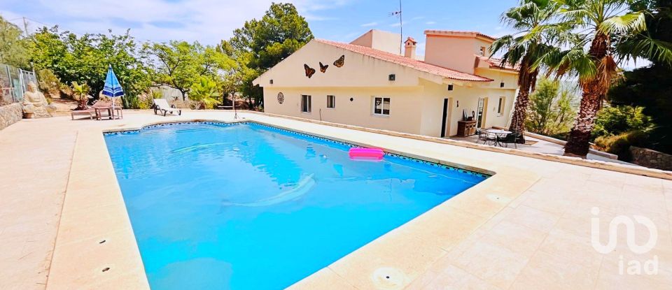 Maison 3 chambres de 191 m² à El/Hondon de Las Nieves Fondo de Les Neus (03688)