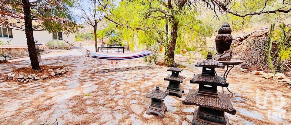 Maison 3 chambres de 191 m² à El/Hondon de Las Nieves Fondo de Les Neus (03688)