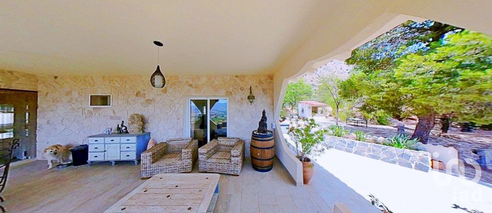 Maison 3 chambres de 191 m² à El/Hondon de Las Nieves Fondo de Les Neus (03688)