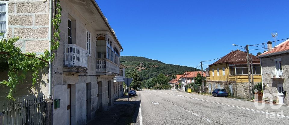 Mansion 3 bedrooms of 400 m² in Vilasobroso (36879)