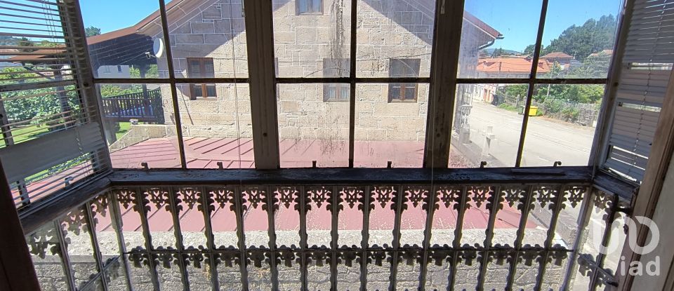 Mansion 3 bedrooms of 400 m² in Vilasobroso (36879)