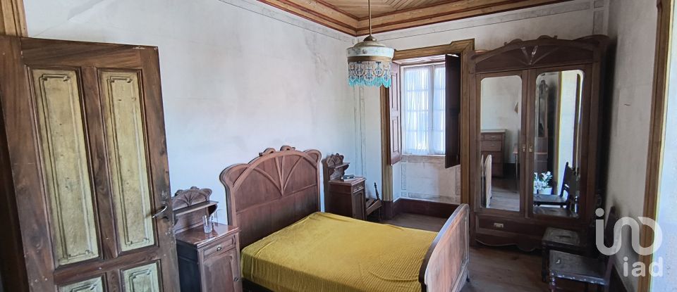 Mansion 3 bedrooms of 400 m² in Vilasobroso (36879)