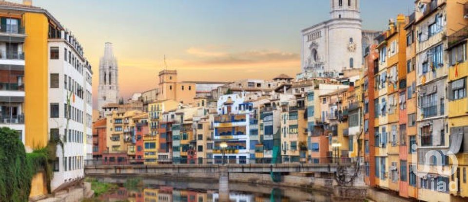 Piso 3 habitaciones de 152 m² en Girona (17002)