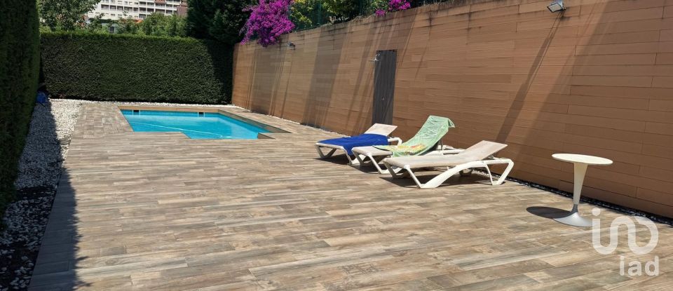 Appartement en maison 4 chambres de 520 m² à Avilés (33401)