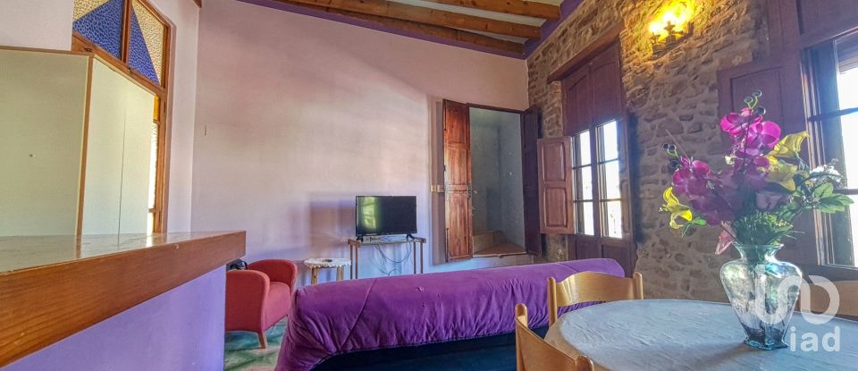 Townhouse 4 bedrooms of 312 m² in Nucleo Benisiva (03788)