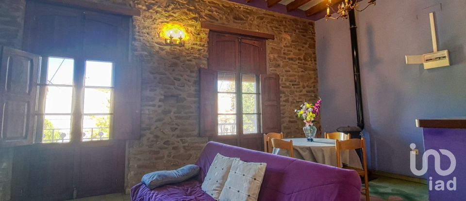 Townhouse 4 bedrooms of 312 m² in Nucleo Benisiva (03788)