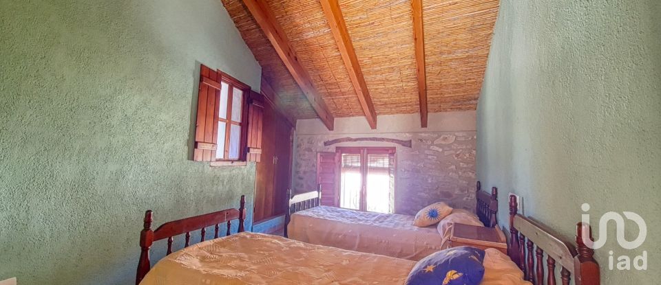 Townhouse 4 bedrooms of 312 m² in Nucleo Benisiva (03788)