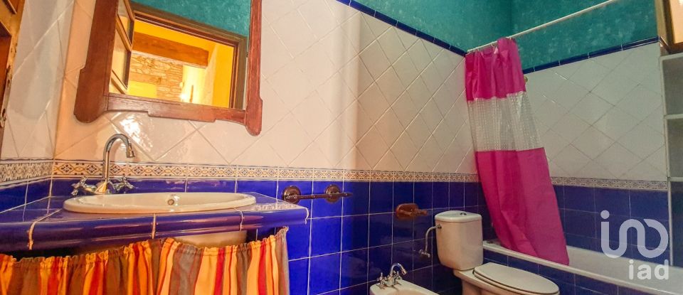 Townhouse 4 bedrooms of 312 m² in Nucleo Benisiva (03788)