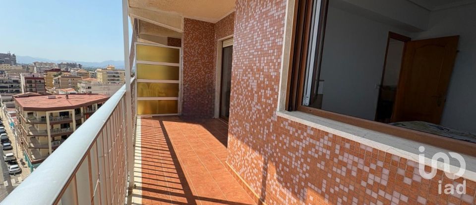 Pis 3 habitacions de 92 m² a Playa de Bellreguard (46713)