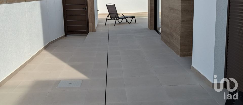 Casa 3 habitacions de 154 m² a Benijófar (03178)