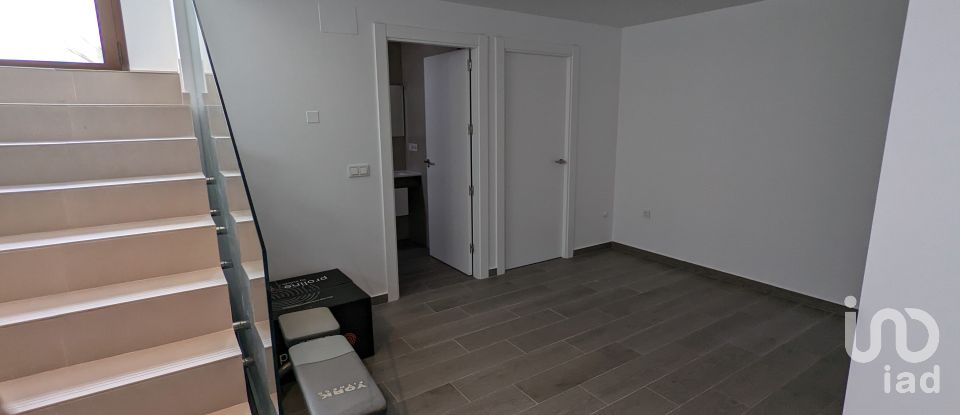 Casa 3 habitacions de 154 m² a Benijófar (03178)
