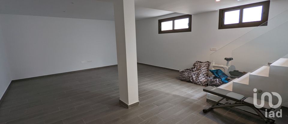 Casa 3 habitacions de 154 m² a Benijófar (03178)