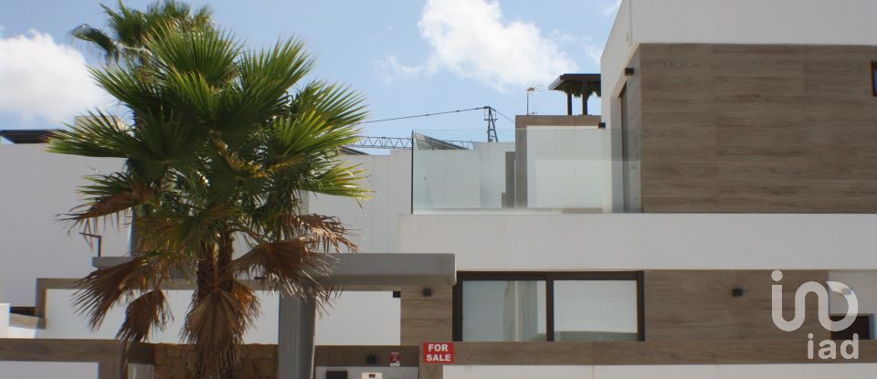 Casa 3 habitacions de 154 m² a Benijófar (03178)