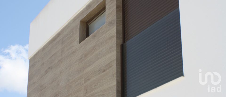 Casa 3 habitacions de 154 m² a Benijófar (03178)