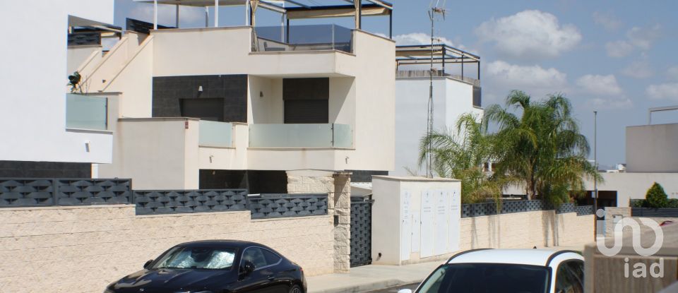 Casa 3 habitacions de 154 m² a Benijófar (03178)