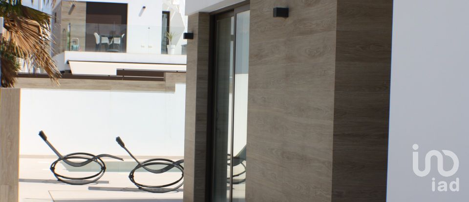 Casa 3 habitacions de 154 m² a Benijófar (03178)