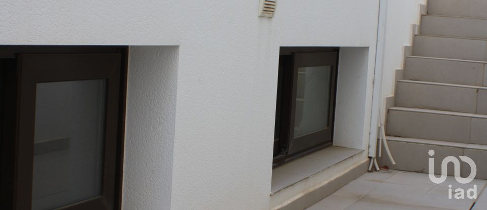 Casa 3 habitacions de 154 m² a Benijófar (03178)