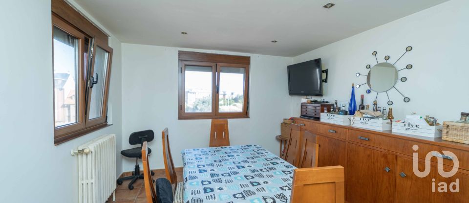 Casa 3 habitaciones de 190 m² en La Virgen del Camino (24198)