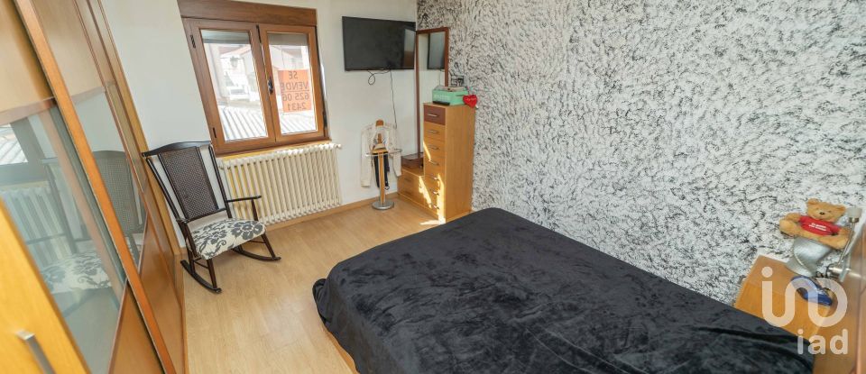 Casa 3 habitaciones de 190 m² en La Virgen del Camino (24198)