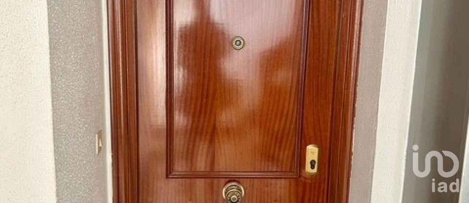 Apartment 2 bedrooms of 63 m² in León (24004)